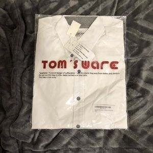Toms Ware dress shirt. Men’s Small